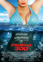 Charger l'image dans la galerie, Couteau ensanglanté - Piranha 3DD avec Christopher Lloyd & David Hasselhoff