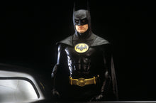 Charger l&#39;image dans la galerie, Morceau de costume - Batman avec Michael Keaton
