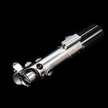 Charger l'image dans la galerie, Luke Skywalker ANH Lightsaber (réplique)