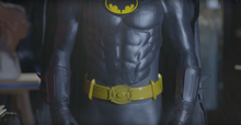 Charger l'image dans la galerie, Morceau de costume - Batman avec Michael Keaton
