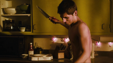 Charger l'image dans la galerie, Couteau ensanglanté - Piranha 3DD avec Christopher Lloyd & David Hasselhoff